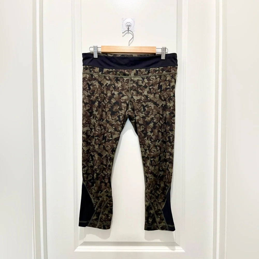 LULULEMON Run Inspire Crop II *Full On Luxtreme (Mesh)* - Picture 4 of 13